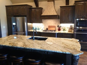 Sienna Beige With Dark Cabinets – Backsplash Ideas