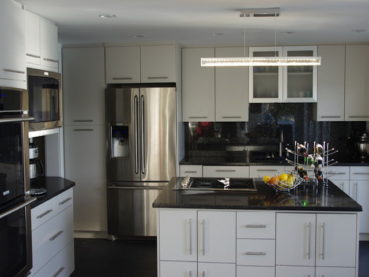 Top 10 Black Quartz Countertops And Backsplash