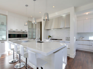 White Kitchen Cabinets White Quartz Countertops Design Ideas