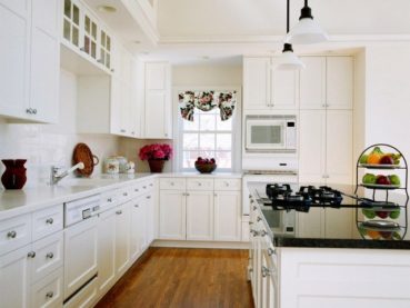 White Shaker Kitchen Cabinets White Countertops